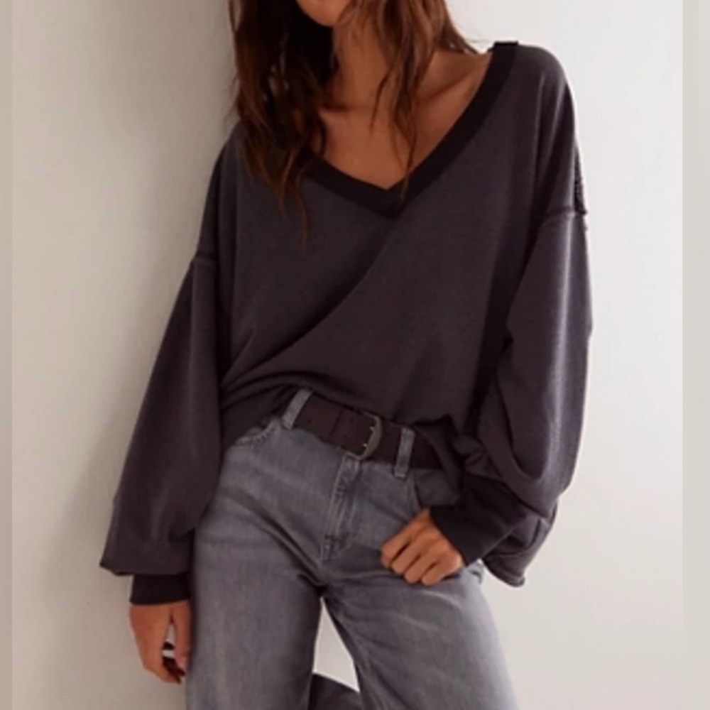 WE THE FREE NWT Venice V-Neck Sweatshirt - size medium